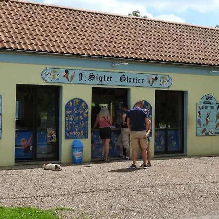 Les Charmilles 1 בית כפרי